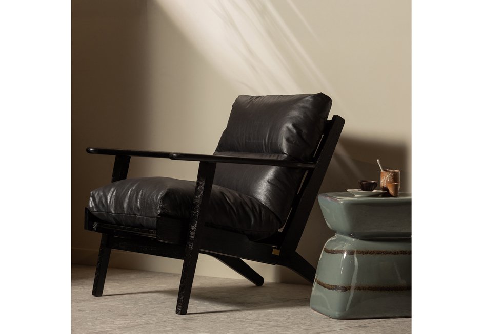 HOUSTON-DK-373975-Z-5